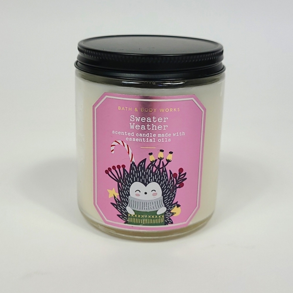 Bath & Body Works Sweater Weather Scented Candle 7oz 1 Wick